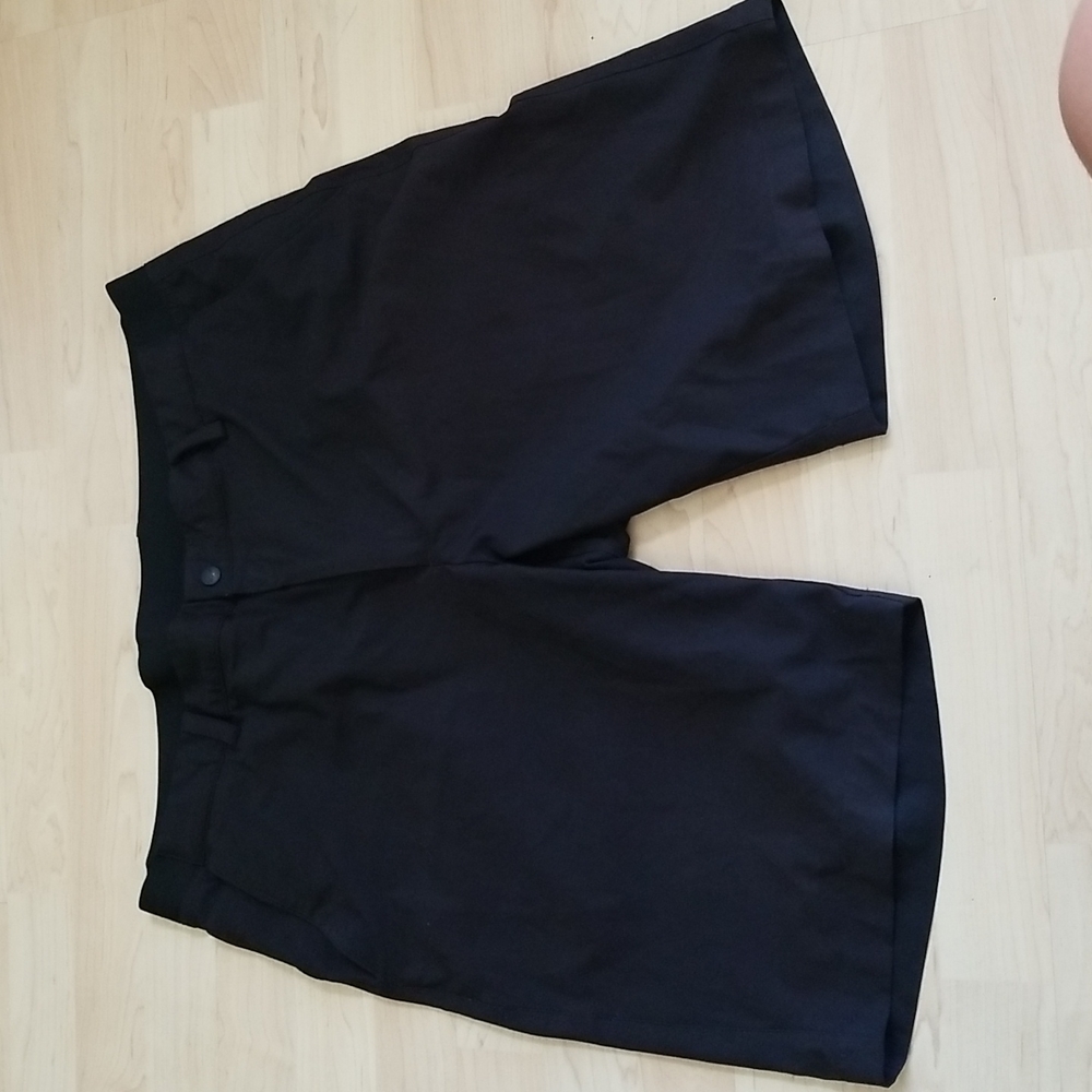 Greg Norman Black Hybrid Bermudas Elastic Waistband Jordan